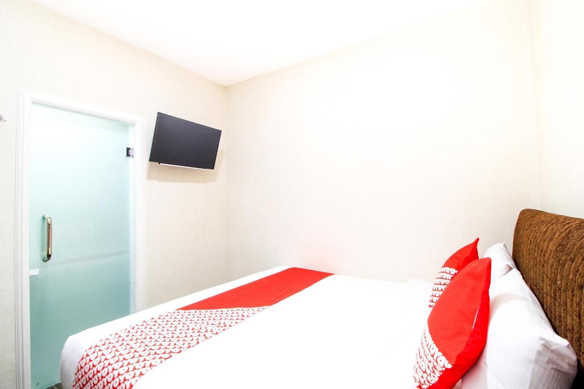 OYO 217 A1 Hotel Surabaya Kültér fotó