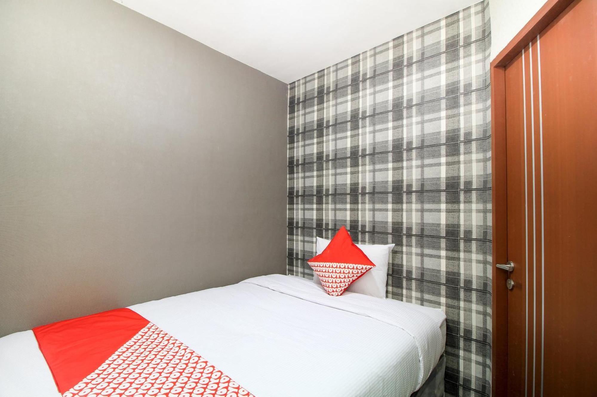 OYO 217 A1 Hotel Surabaya Kültér fotó