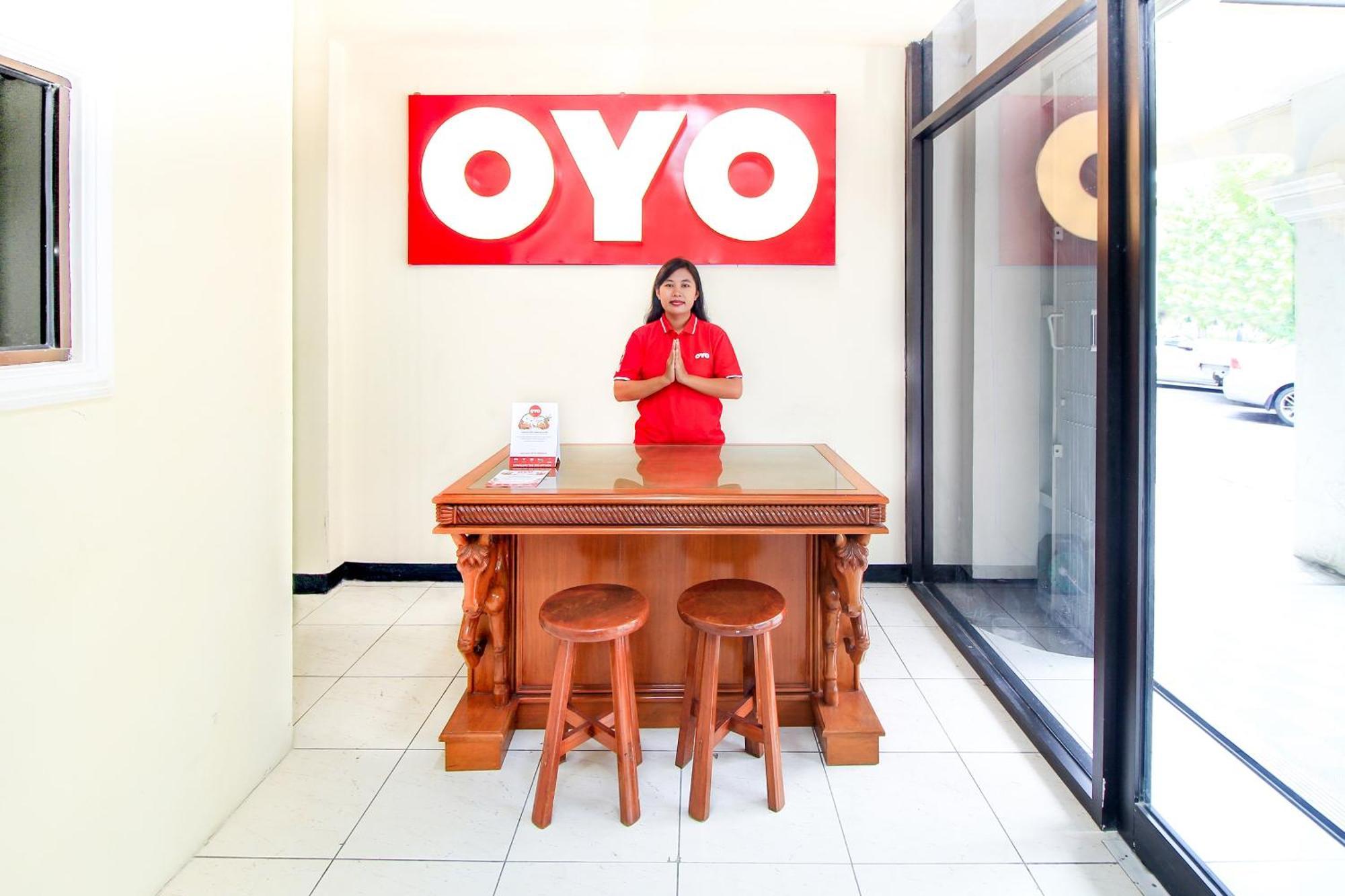 OYO 217 A1 Hotel Surabaya Kültér fotó